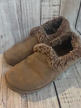 Skechers Memory Foam Cozy Faux Fur Lined Slip-On Slippers Size 6.5
